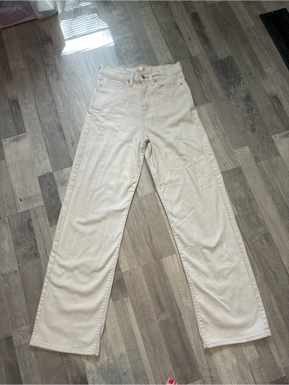 Signature by Levi Strauss Straight Leg Jeans in Light Cream